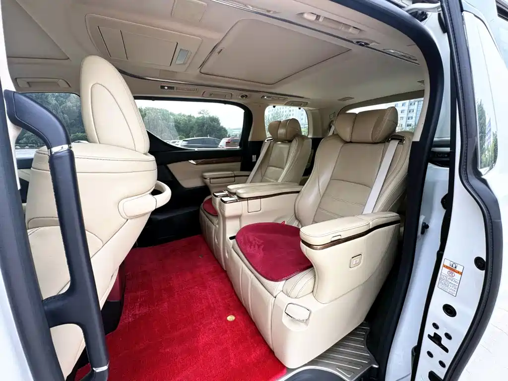 Фото 6 - Toyota Alphard