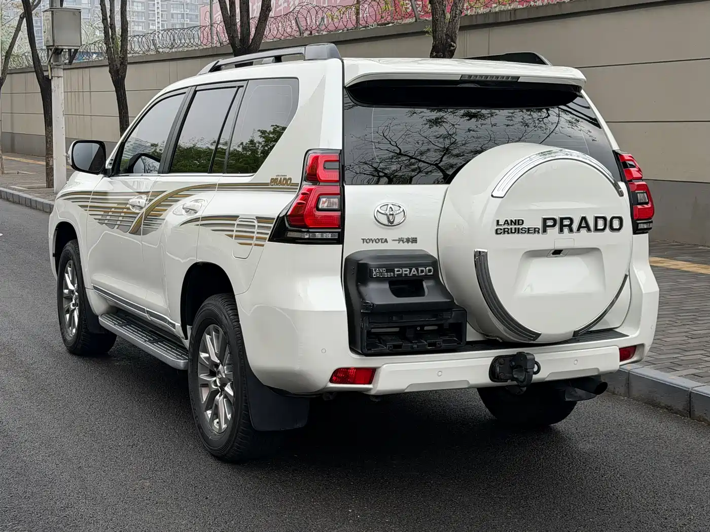 Toyota Prado 2018 3.5L Automatic VX NAVI Rear-mounted Spare Tire фото 4