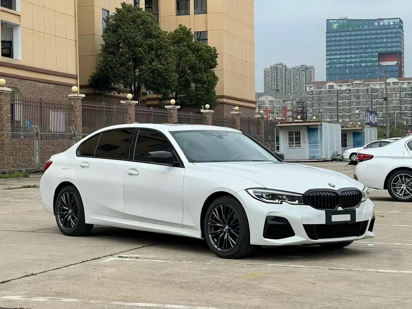 BMW 3 Series 2021 325Li M Sport Night Edition фото 3