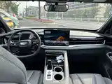 Фото 9 - Geely Atlas
