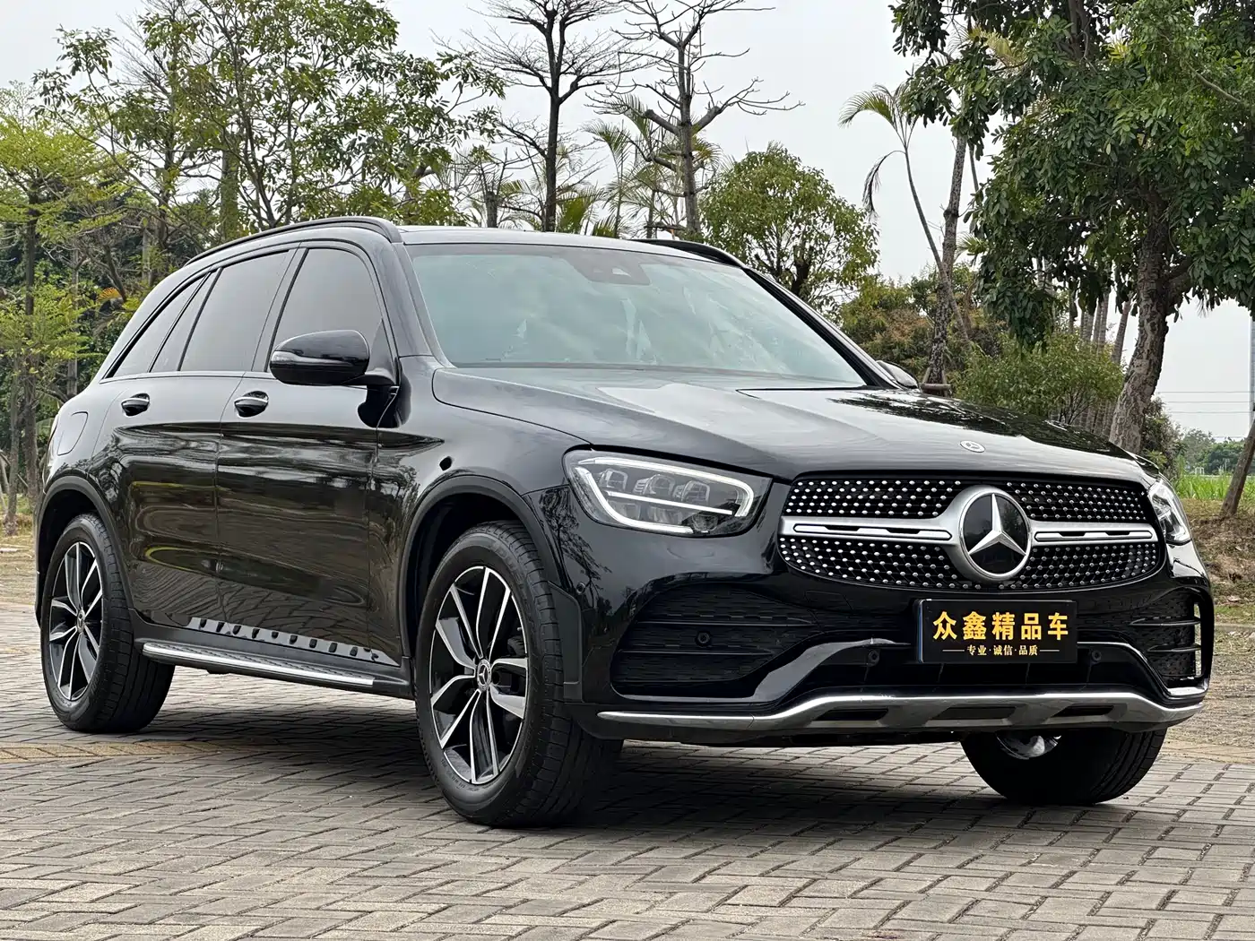 MERCEDES-BENZ GLC