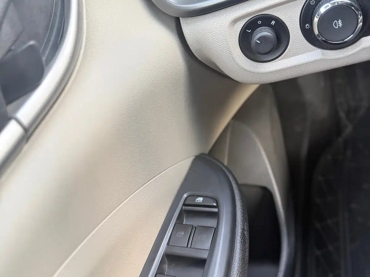 Photo 13 - Buick Excelle