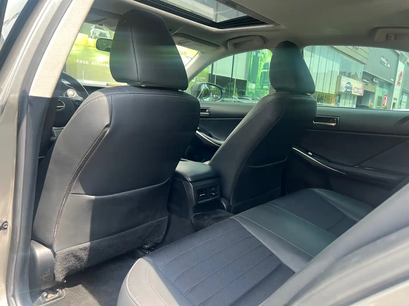 Lexus IS 2019 2017 300 Leading Edition