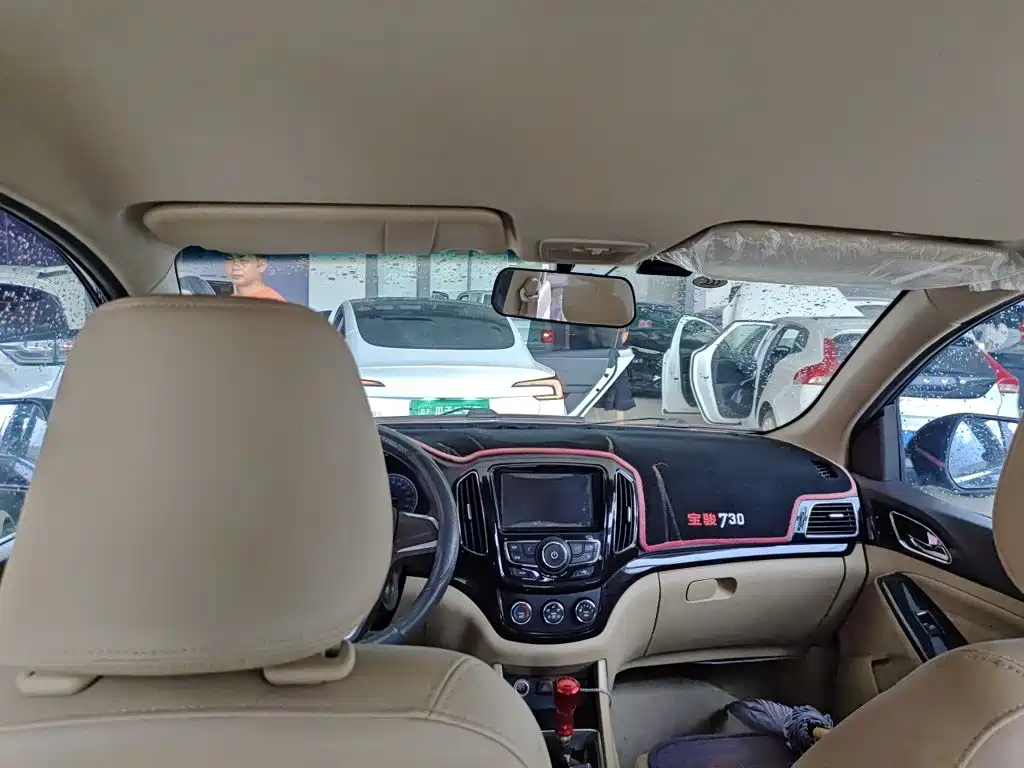 Baojun 730 2015 2014 1.5L Manual Comfort ESP Edition 7-Seater