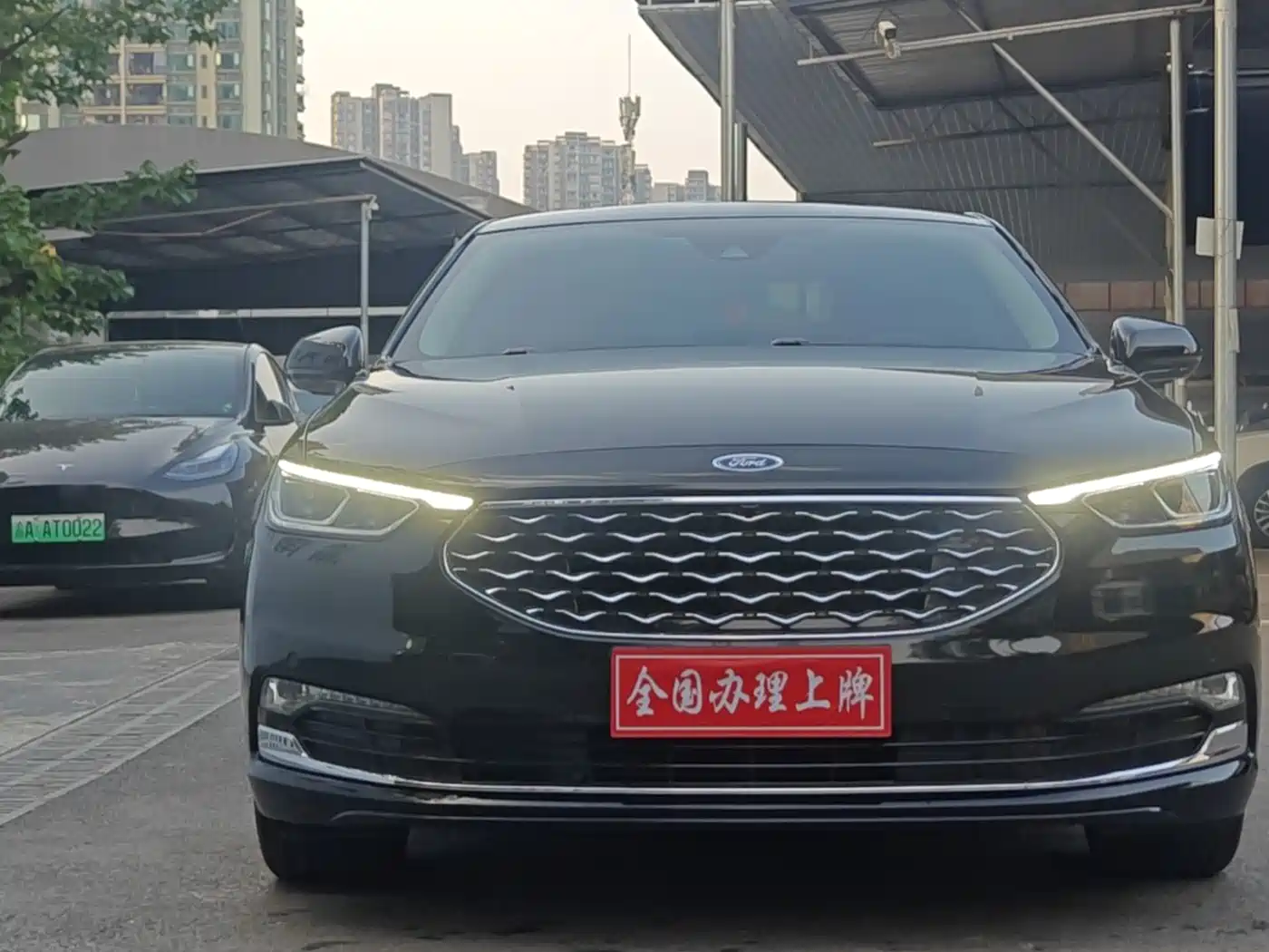 FORD TAURUS
