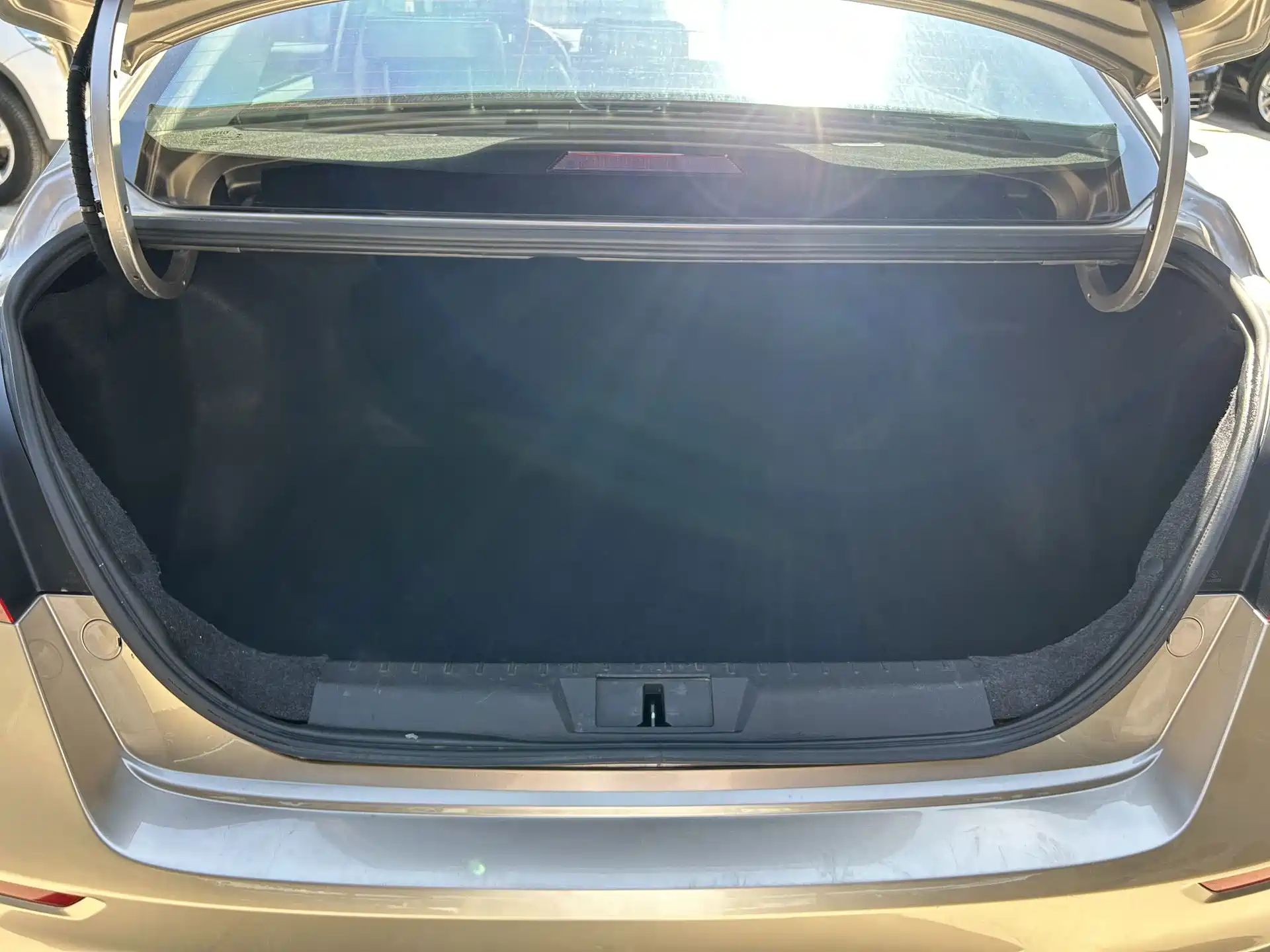 Фото 6 - Geely Emgrand