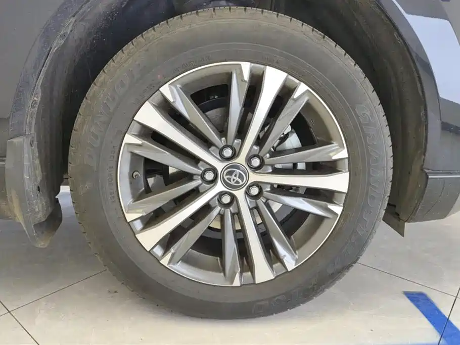 Toyota Venza 2024 2023 2.0L CVT FWD Luxury