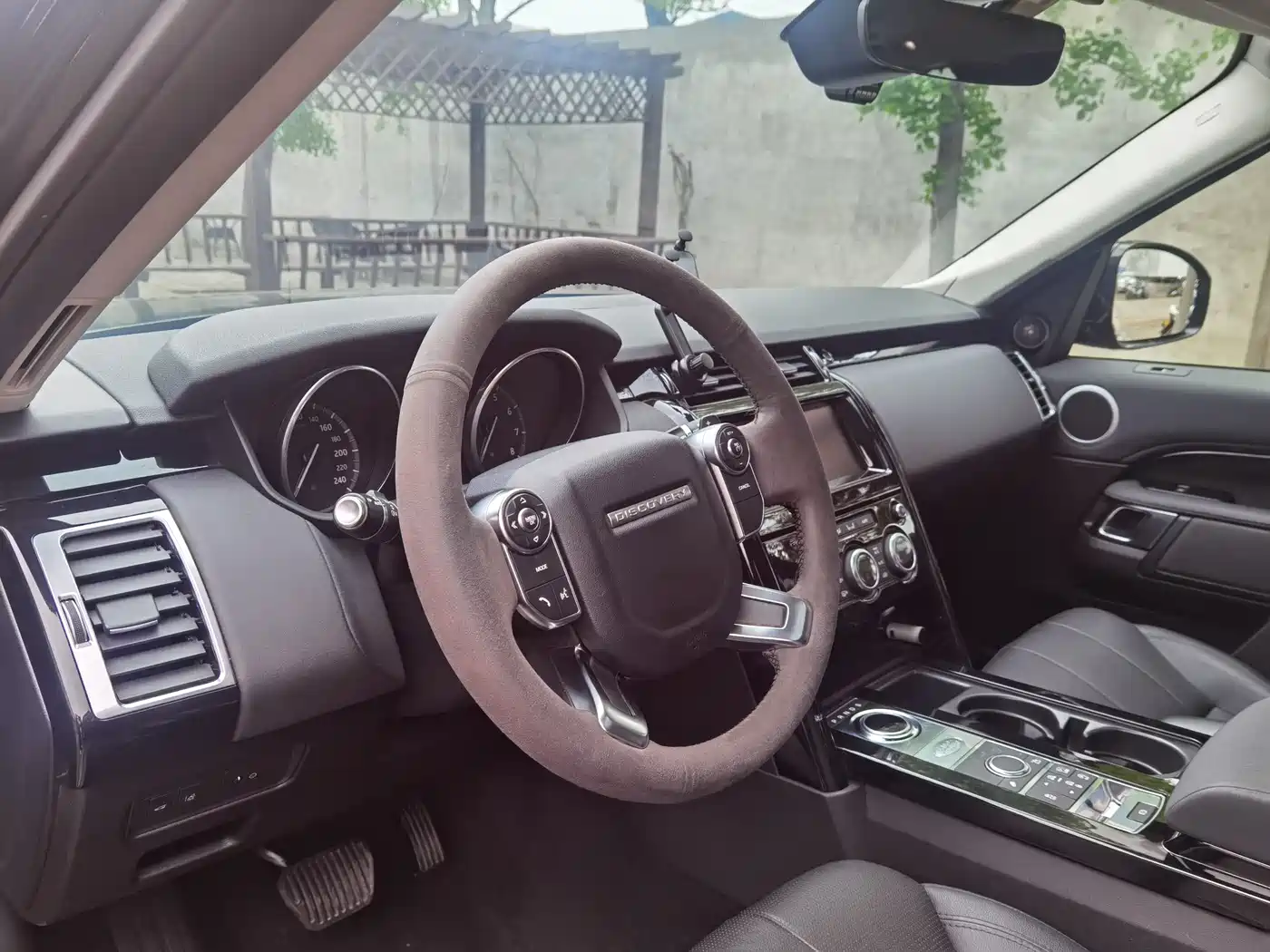 Land Rover Discovery 2017 3.0 SC V6 SE фото 8