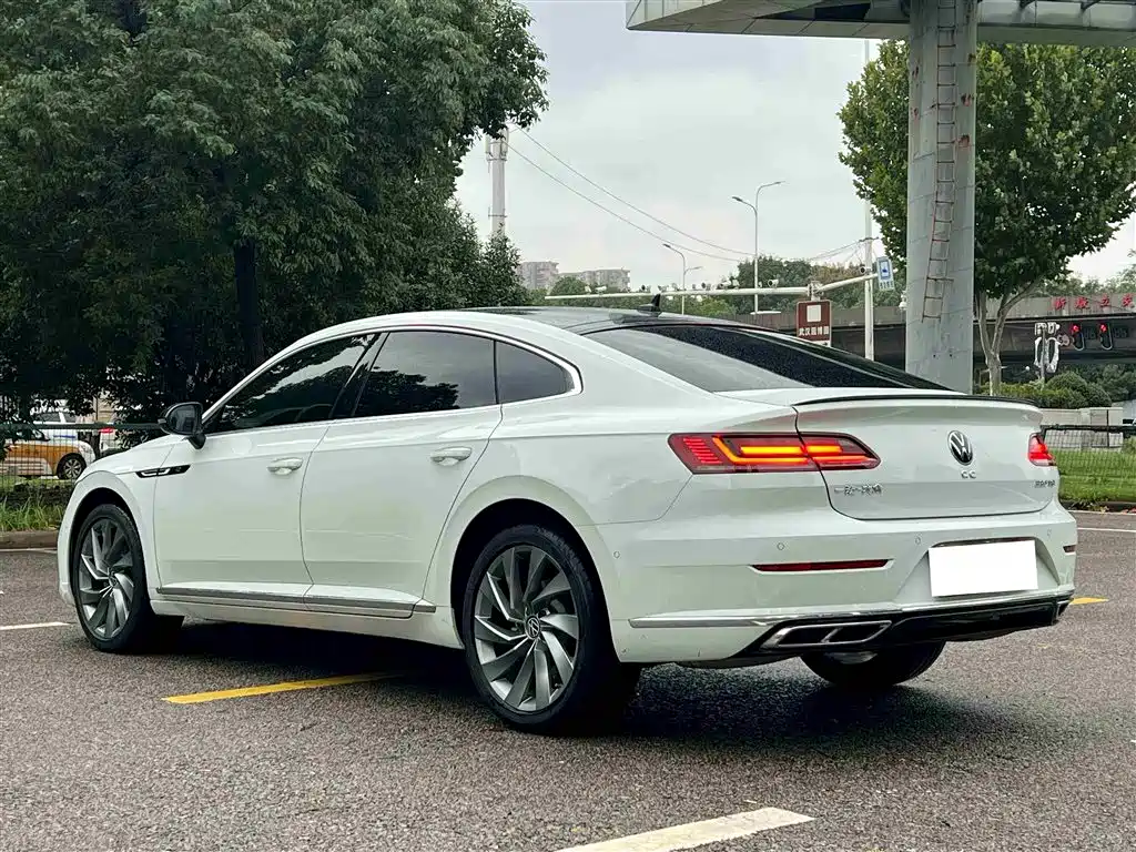 Volkswagen FAW-Volkswagen CC 2021 380TSI Eye-catching Edition фото 11