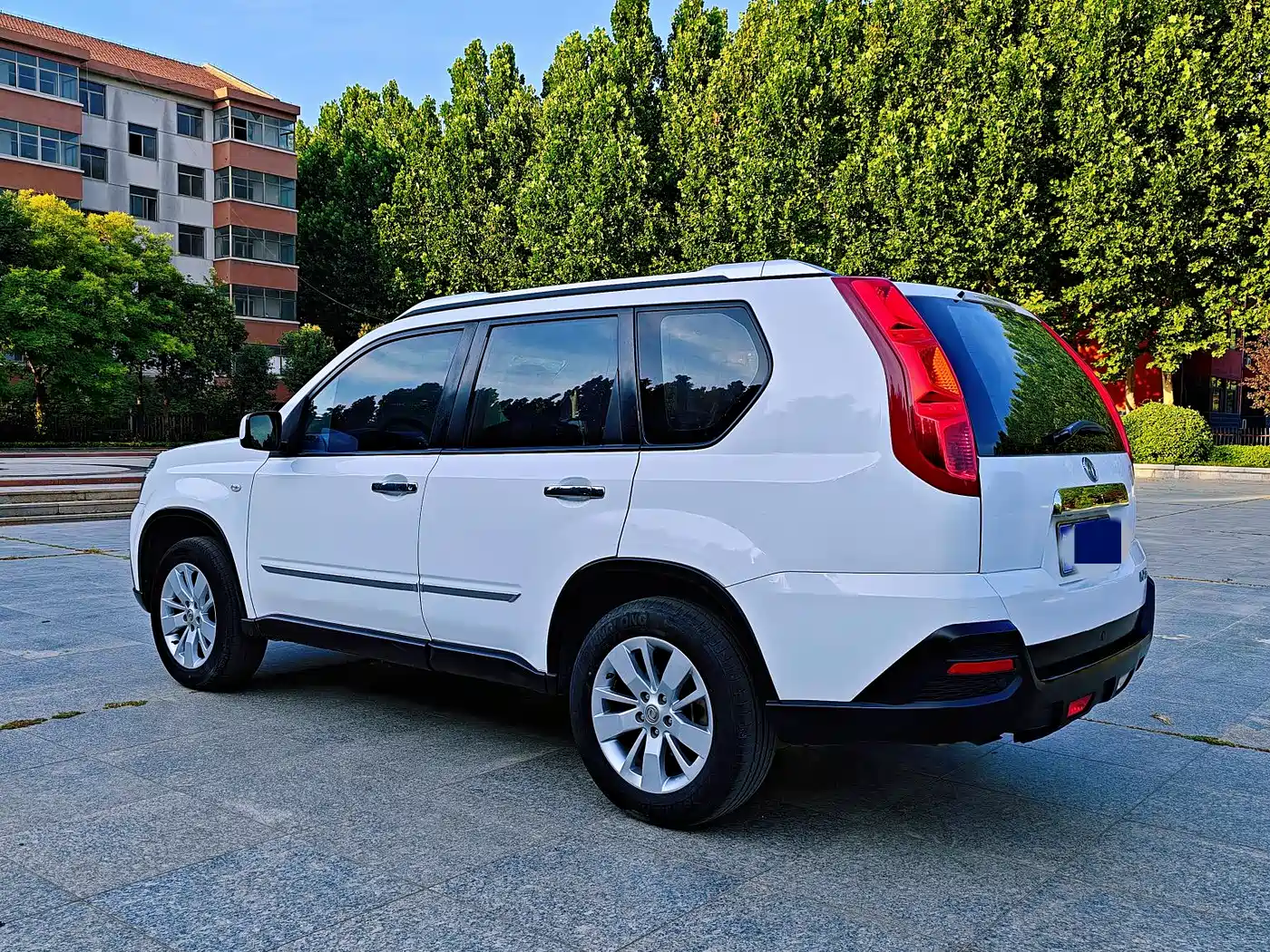 Dongfeng Fengdu MX6 2016 2016 2.0L Manual 2WD Pilot Edition
