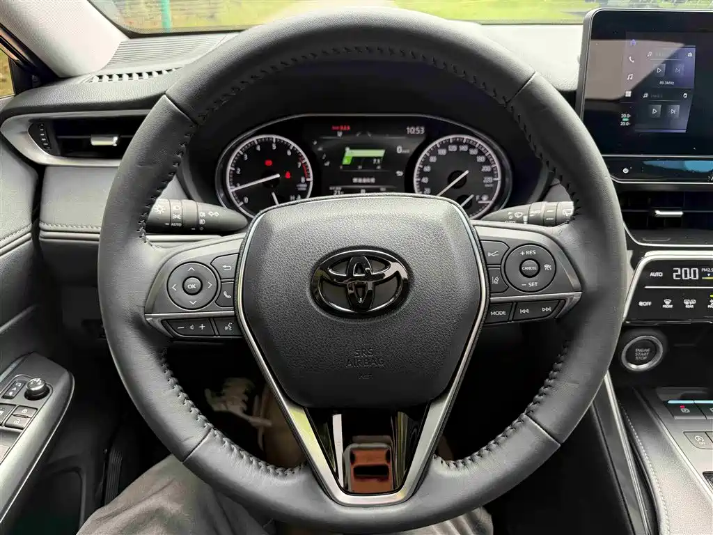Toyota Venza 2023 2.0L CVT FWD Luxury фото 8