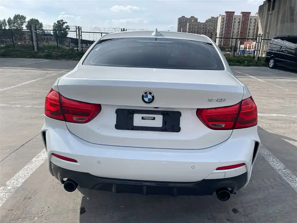  BMW BMW 1 Series 2022 120i M Sport Shadow Edition 6