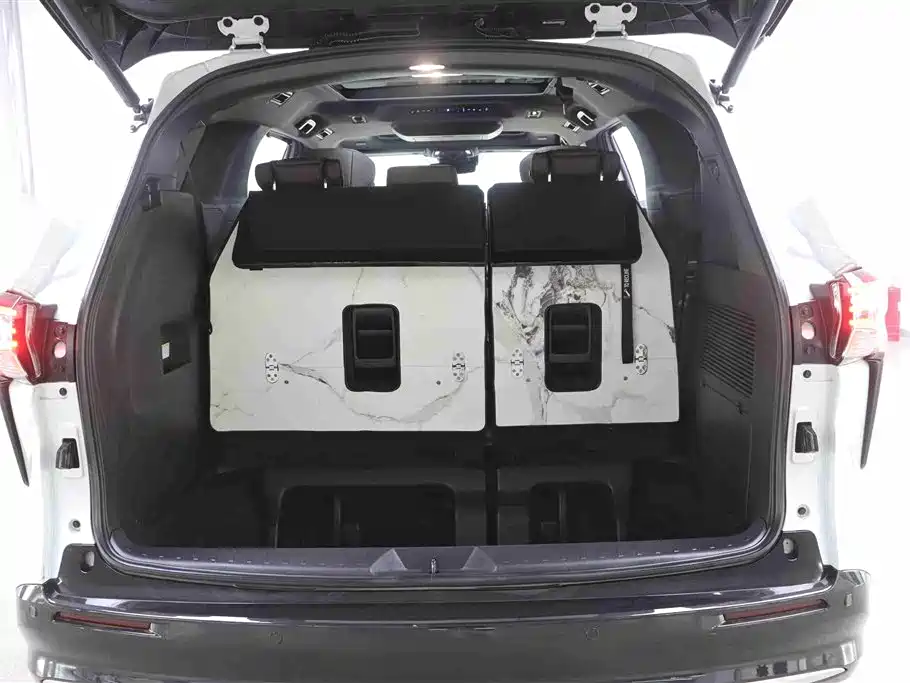 Toyota Sienna 2021 2.5L Hybrid Platinum Edition фото 33