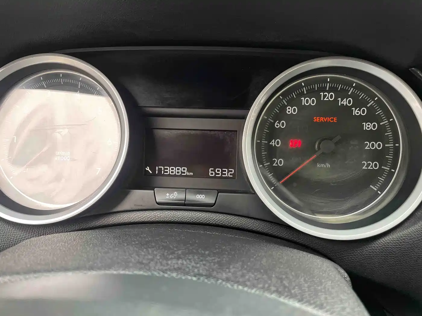 Peugeot 408 2015 1.2T Automatic Glory Edition фото 14