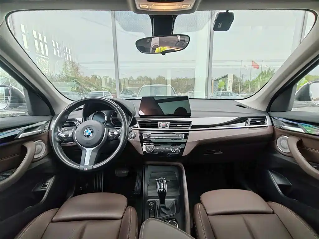 BMW X1 2022 sDrive25Li Leading фото 7