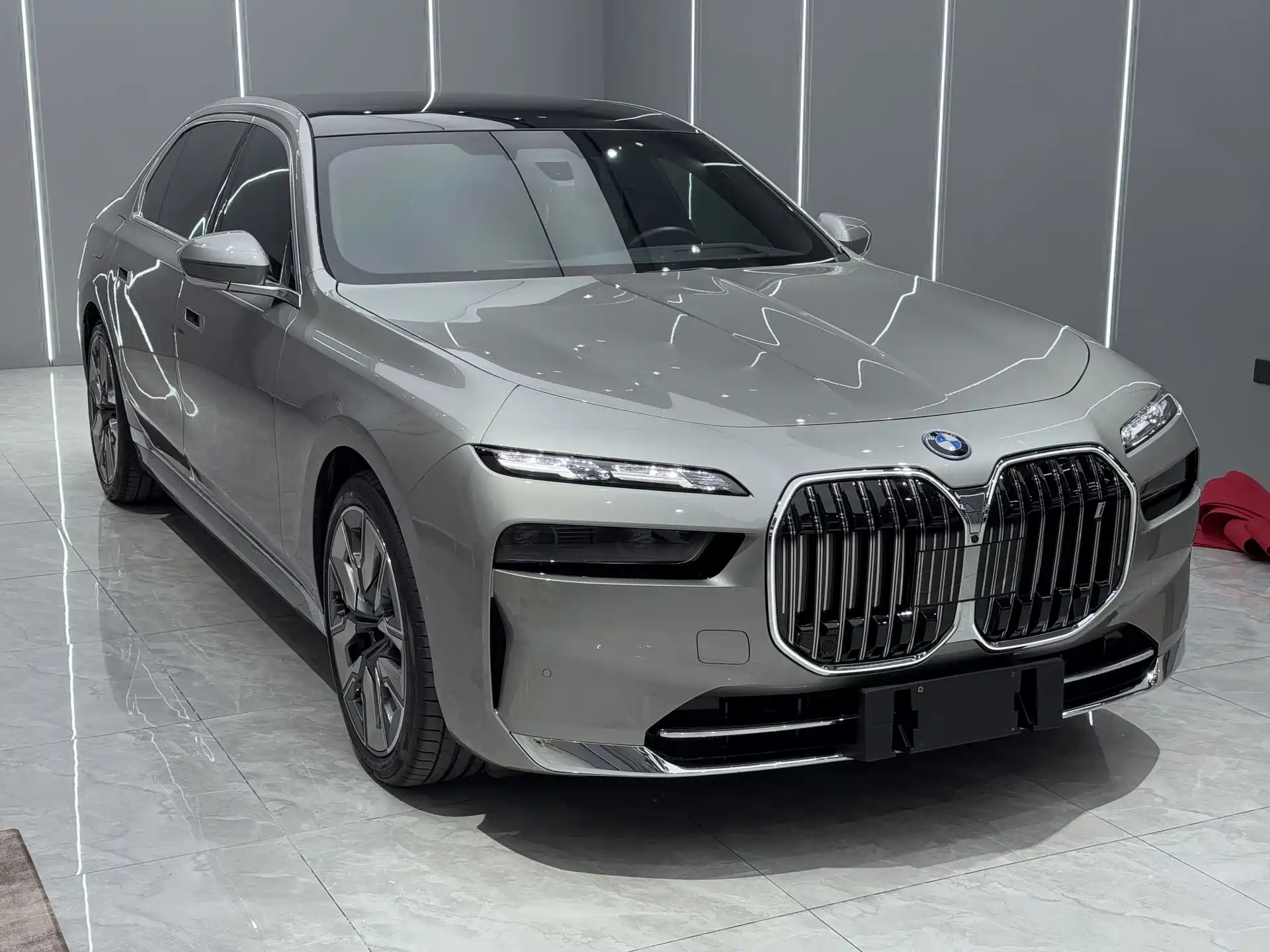 Фото 3 - BMW i7