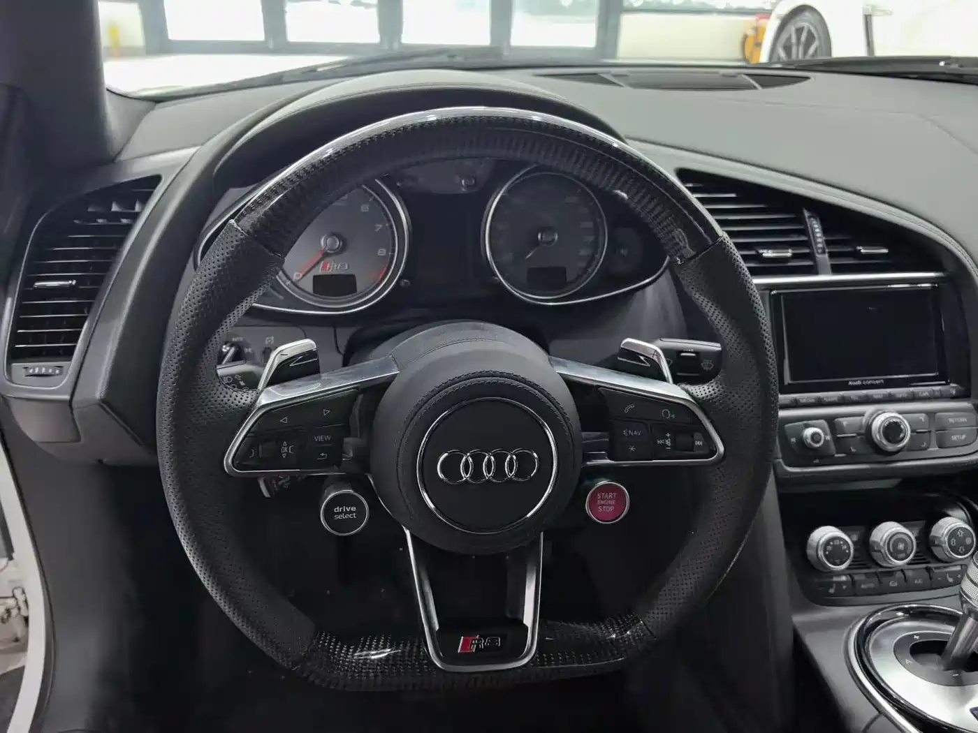 Audi R8 2014 4.2 FSI quattro фото 6