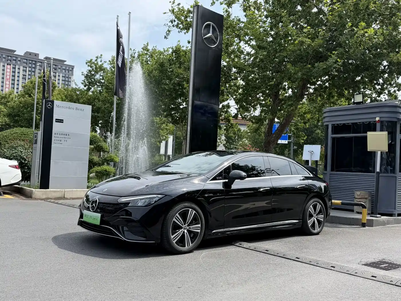 Mercedes-Benz EQE 2025 2025 Model 500 4MATIC Luxury Edition