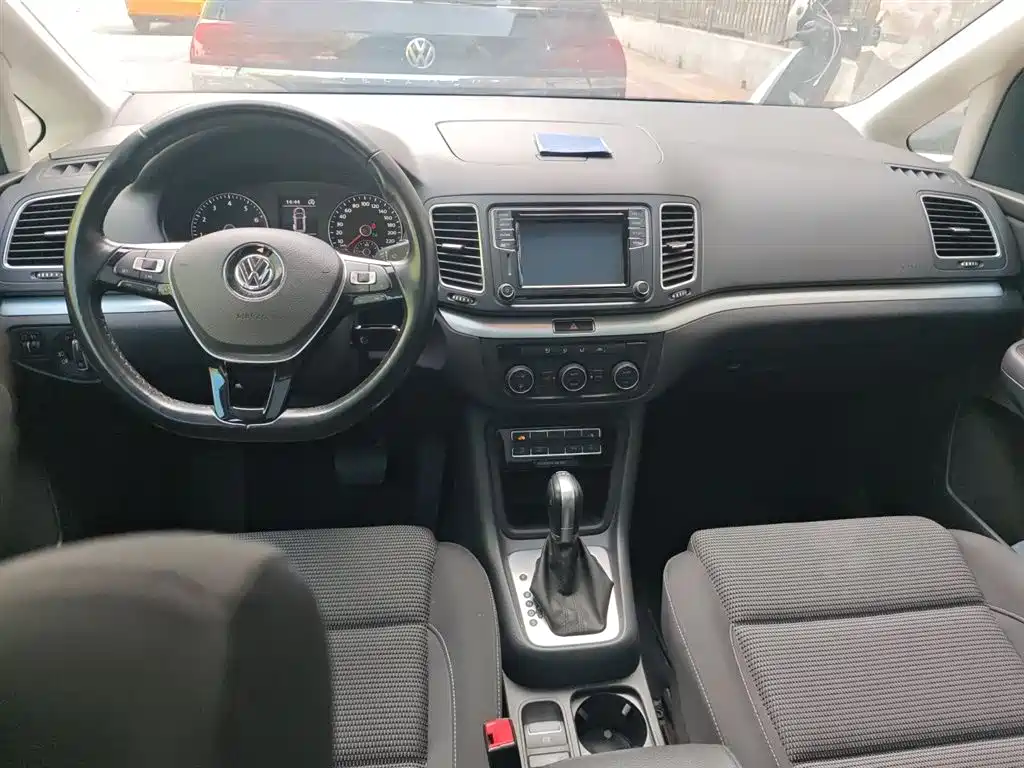 Volkswagen Sharan 2016 380TSI Comfort 7-seater фото 13