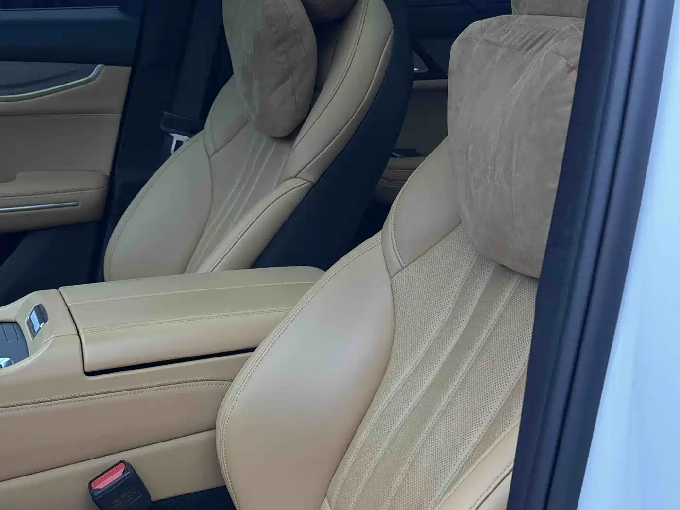 Lynk & Co 09 EM-P 2023 2.0TD EM-P Voyage PM 7-Seater фото 11