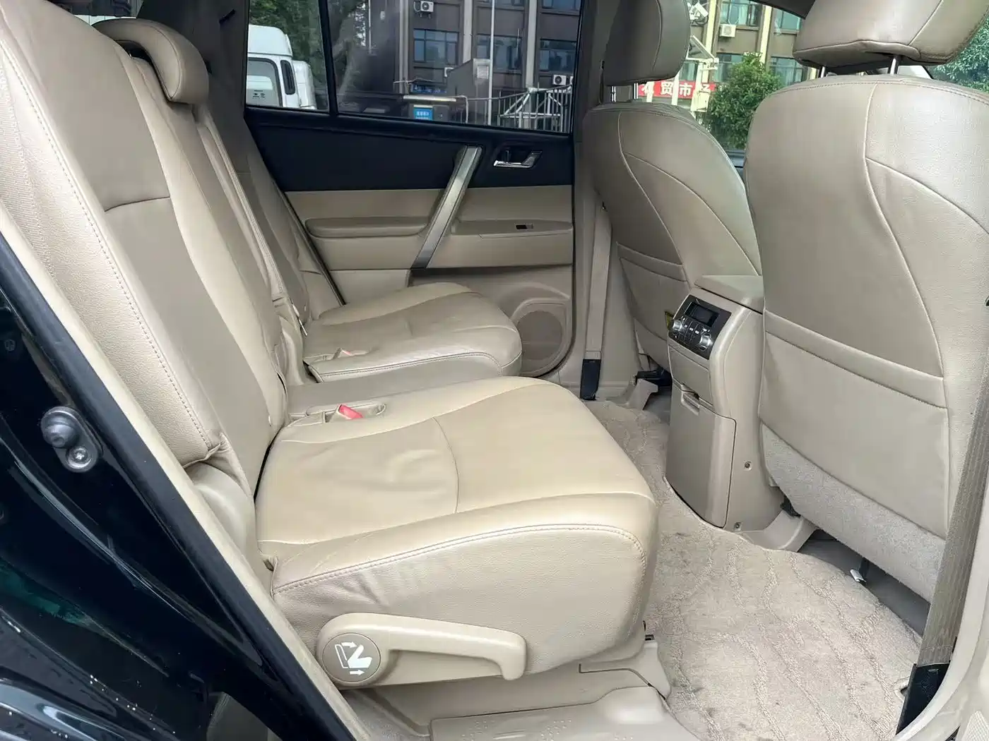 Toyota Highlander 2012 2.7L 2WD 7-Seater Luxury Edition фото 19