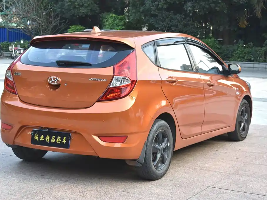 Hyundai Reina 2014 Model 1.4L Automatic GLX фото 5