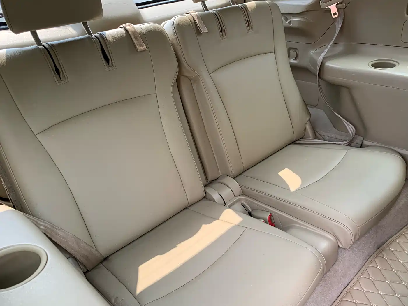 Toyota Highlander 2012 2.7L 2WD 7-Seater Luxury Edition фото 31