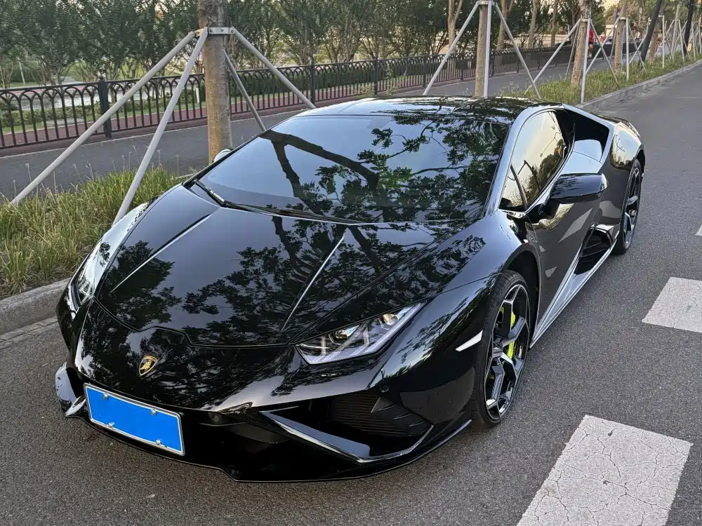 LAMBORGHINI HURACÁN