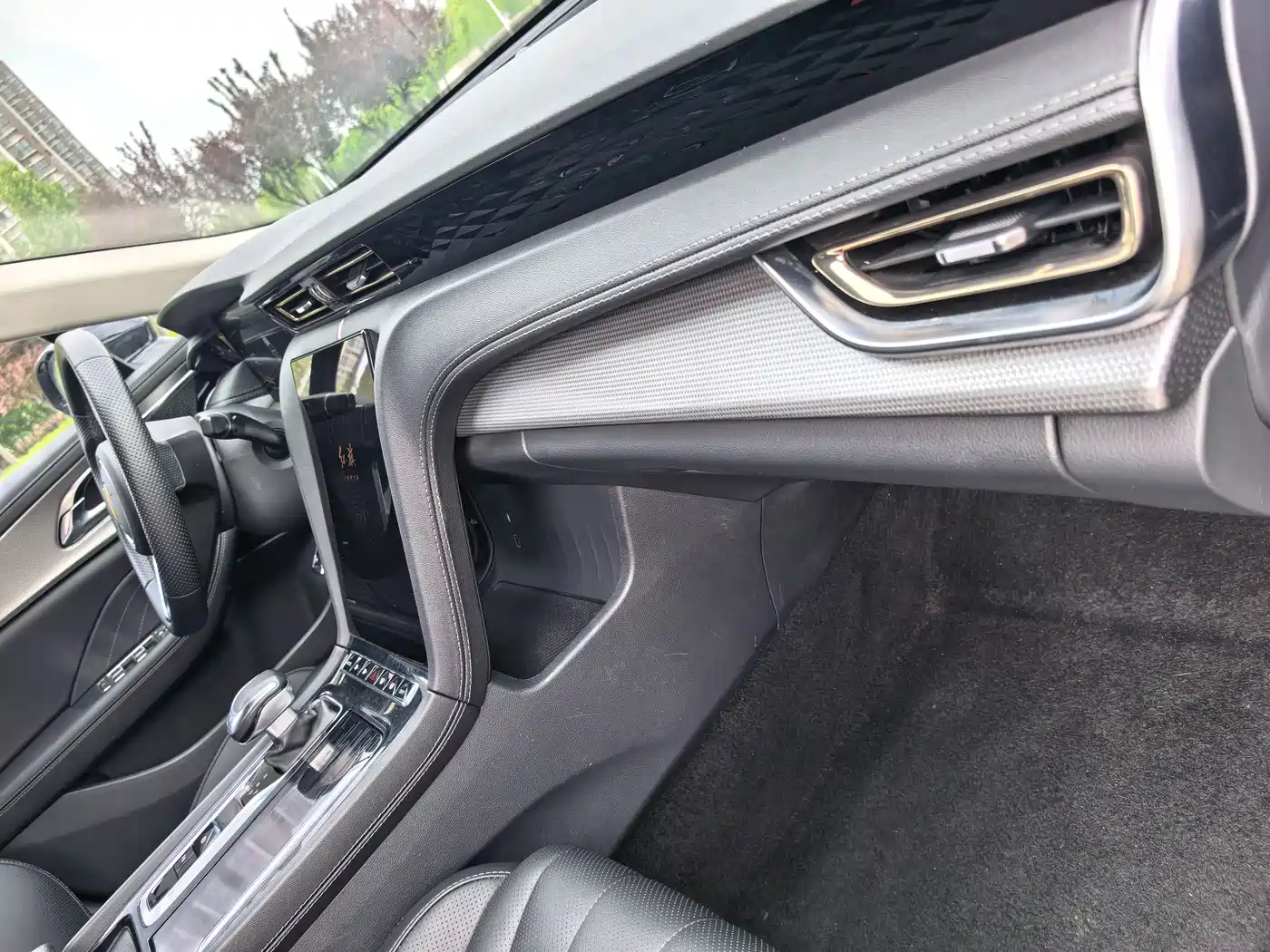 Hongqi H5 2024 1.5T DCT Smart Connect Flag Rhythm Edition фото 25