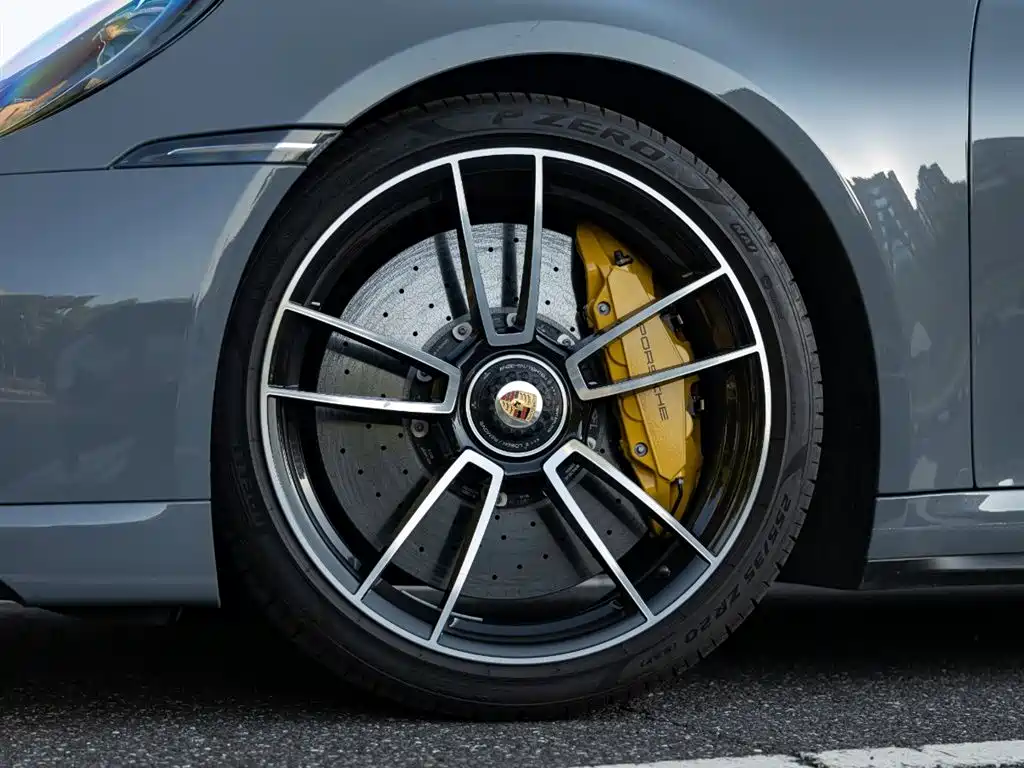 Porsche 911 2023 Turbo S 3.7T фото 8
