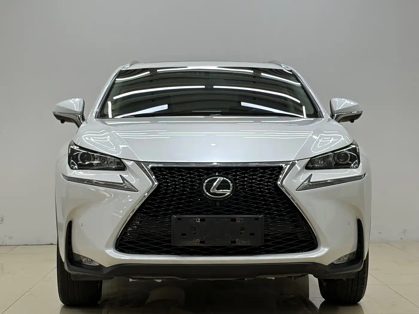 Lexus NX 2015 200t AWD F Sport фото 2