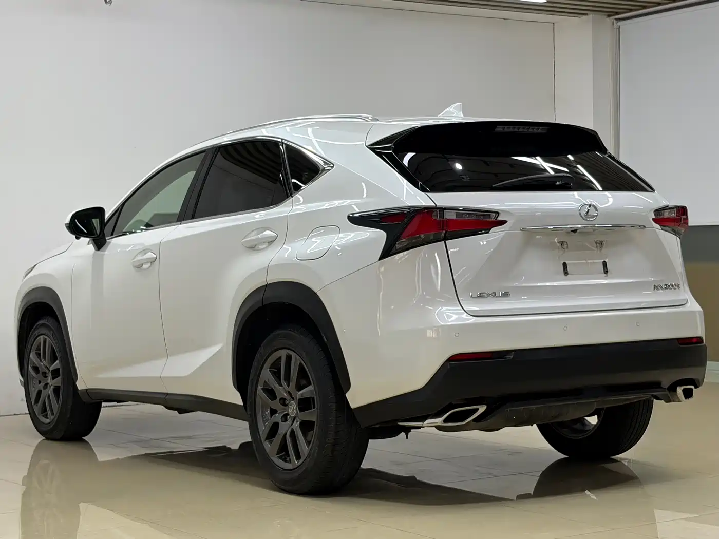 Lexus NX 2015 200t AWD F Sport фото 9