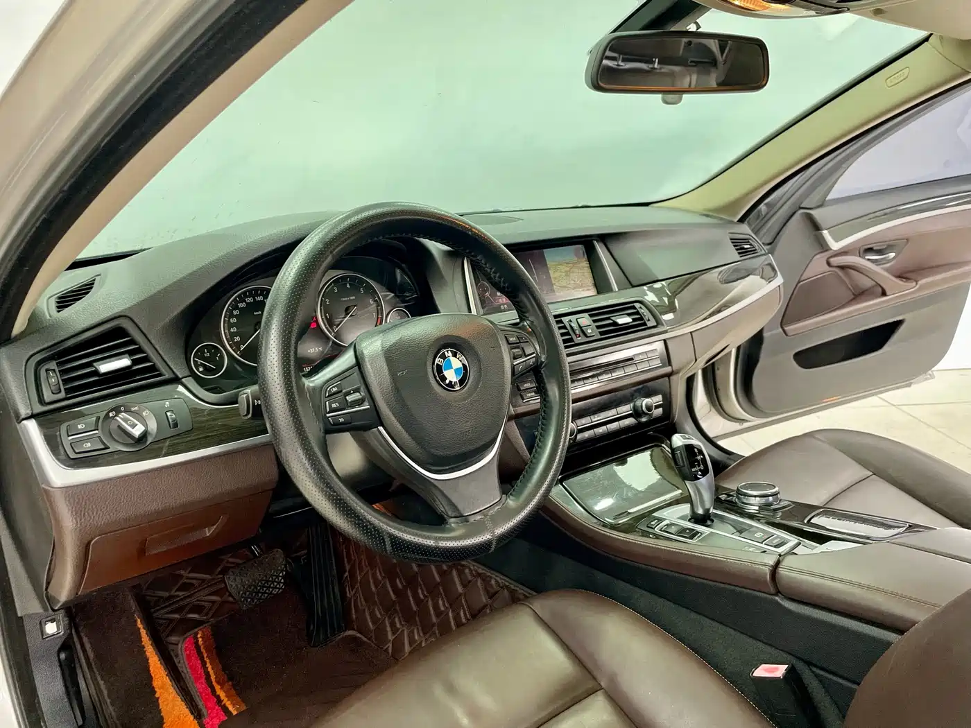 BMW 5 Series 2014 525Li Luxury Design Package фото 6