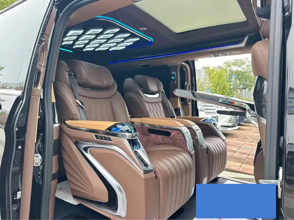Mercedes-Benz V-Class 2024 V 300 L Long Wheelbase Luxury Edition фото 8