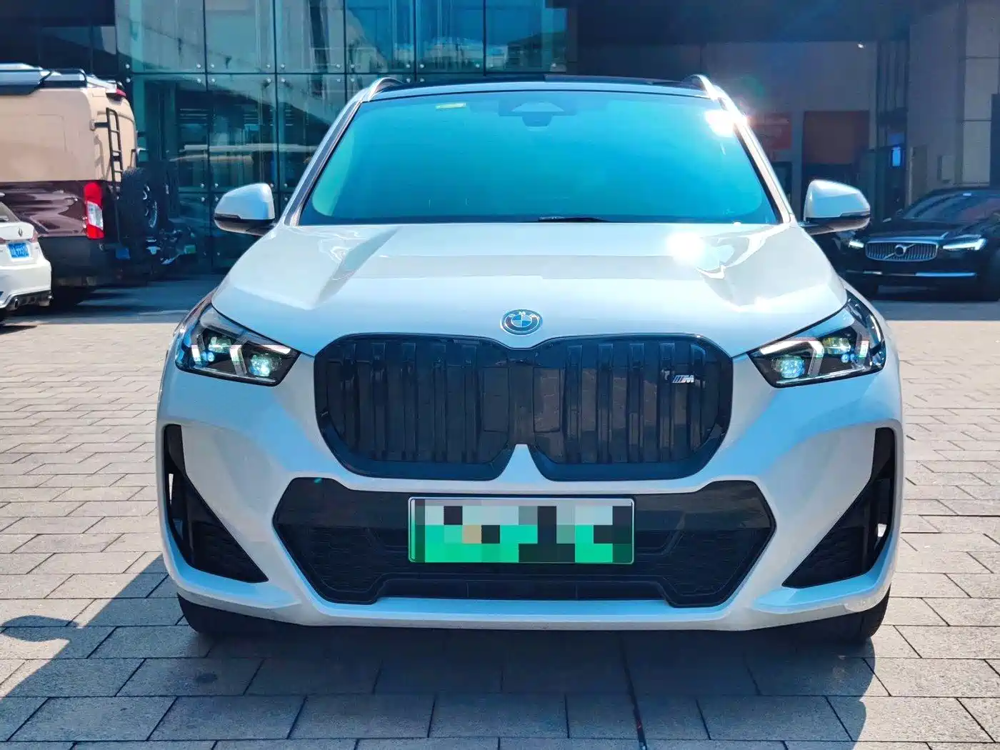 Фото 2 - BMW iX1