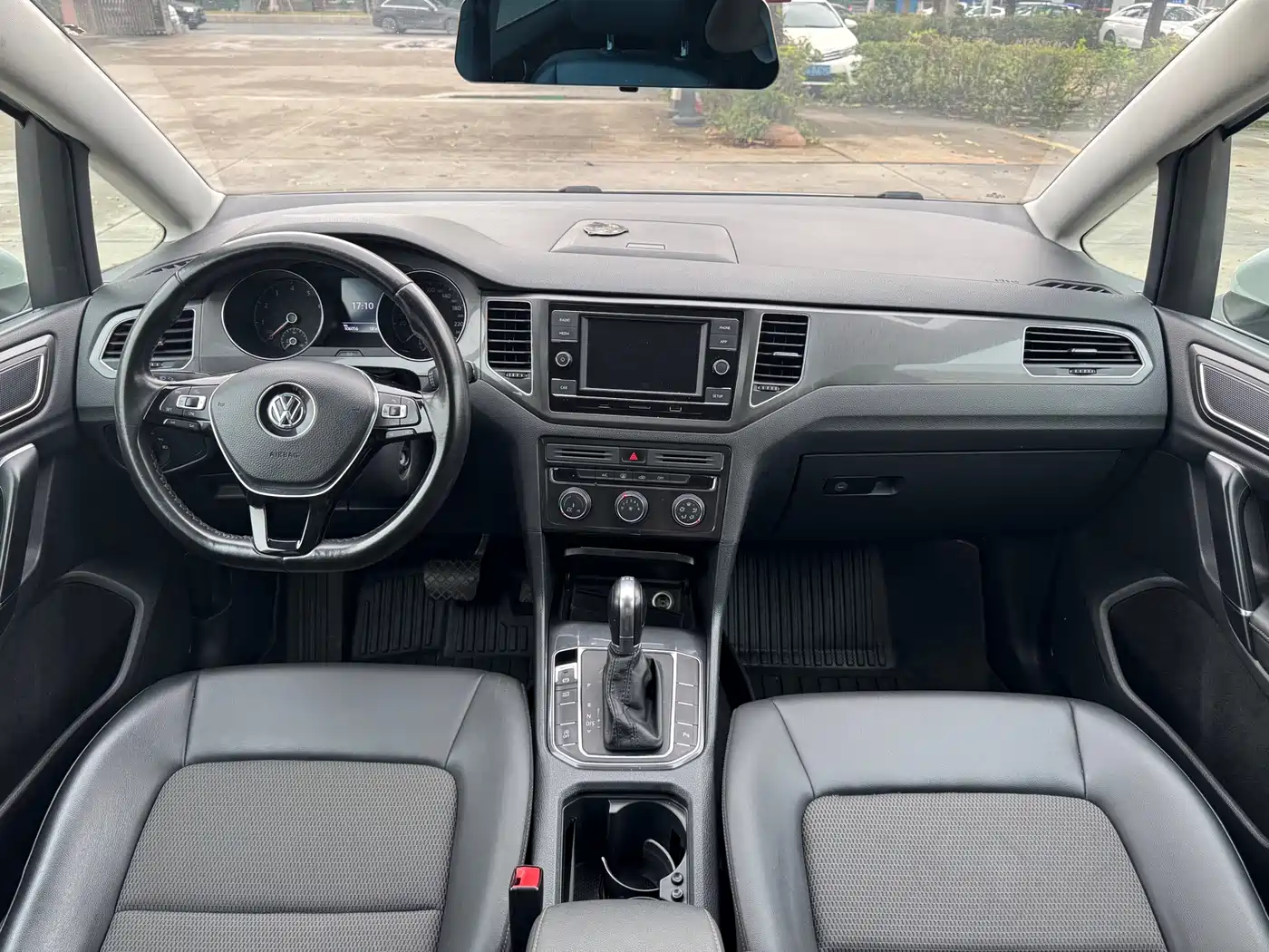 VOLKSWAGEN GOLF*JIAYU