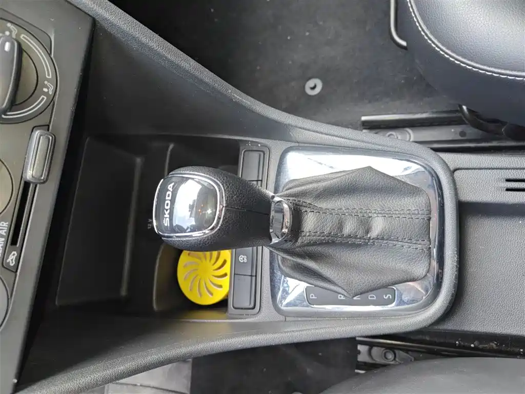 Škoda Rapid 2019 1.5L Automatic Comfort China V фото 14