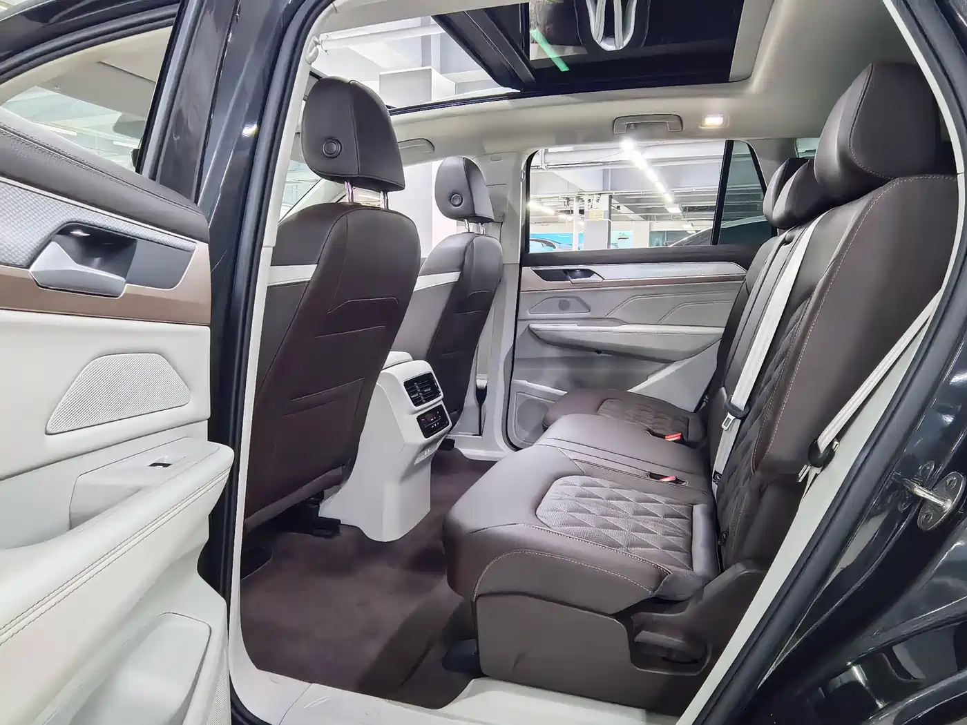 Volkswagen Talagon 2023 380TSI 4WD R-Line Touring Edition фото 6