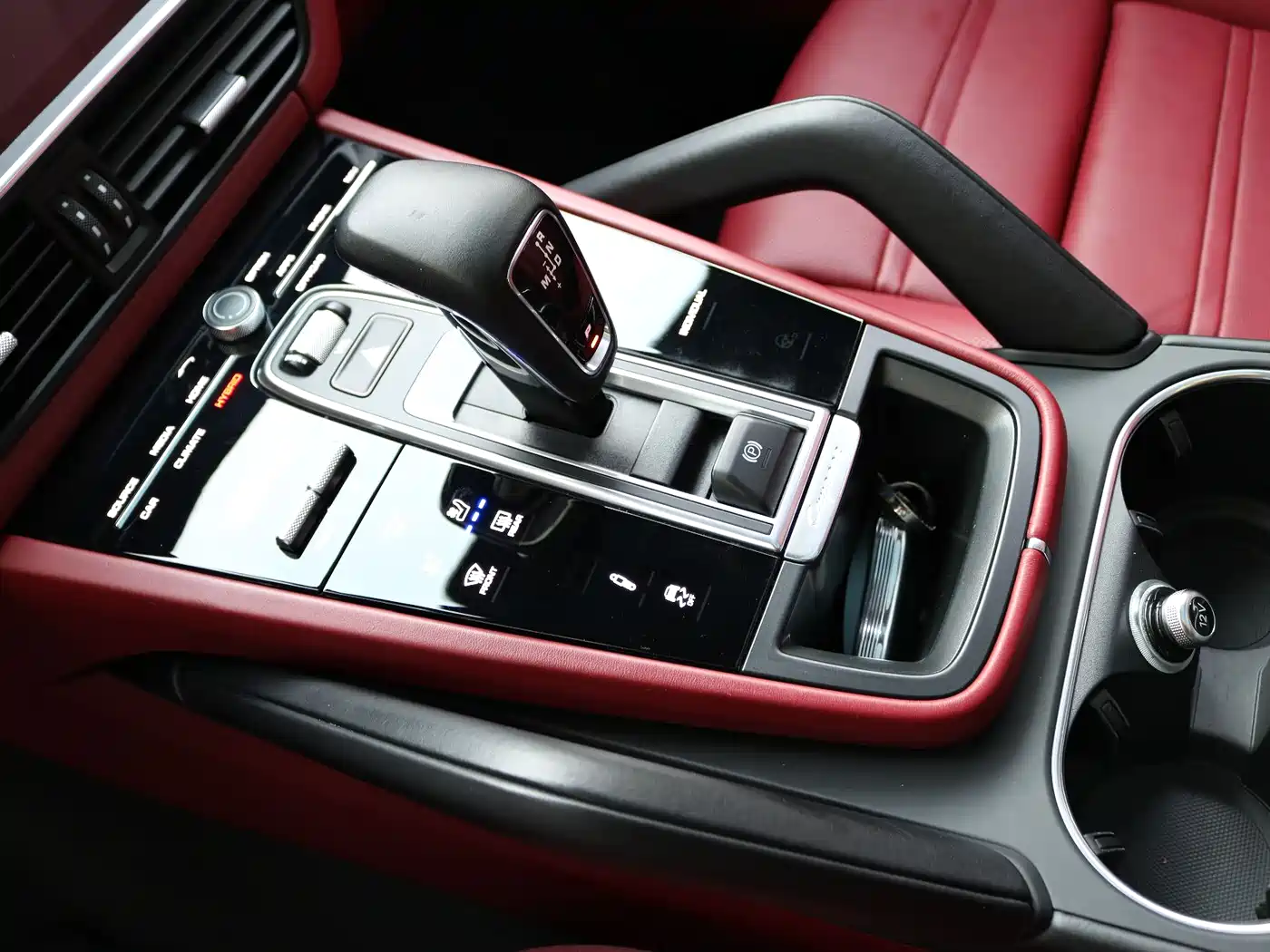 PORSCHE CAYENNE NEW ENERGY
