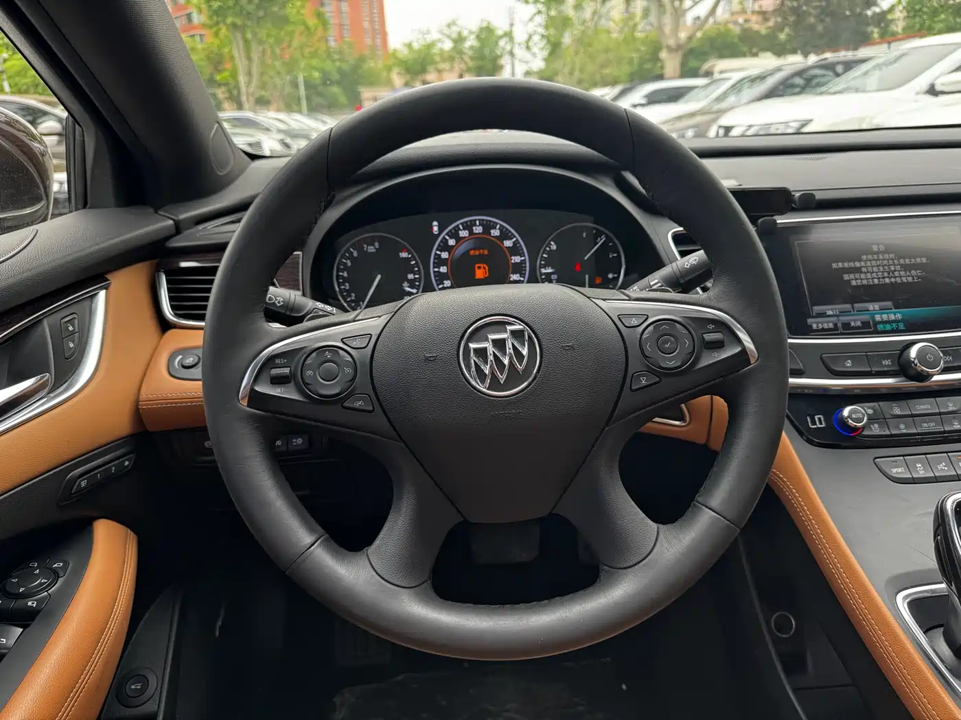 Buick LaCrosse 2016 Model 28T Luxury фото 10