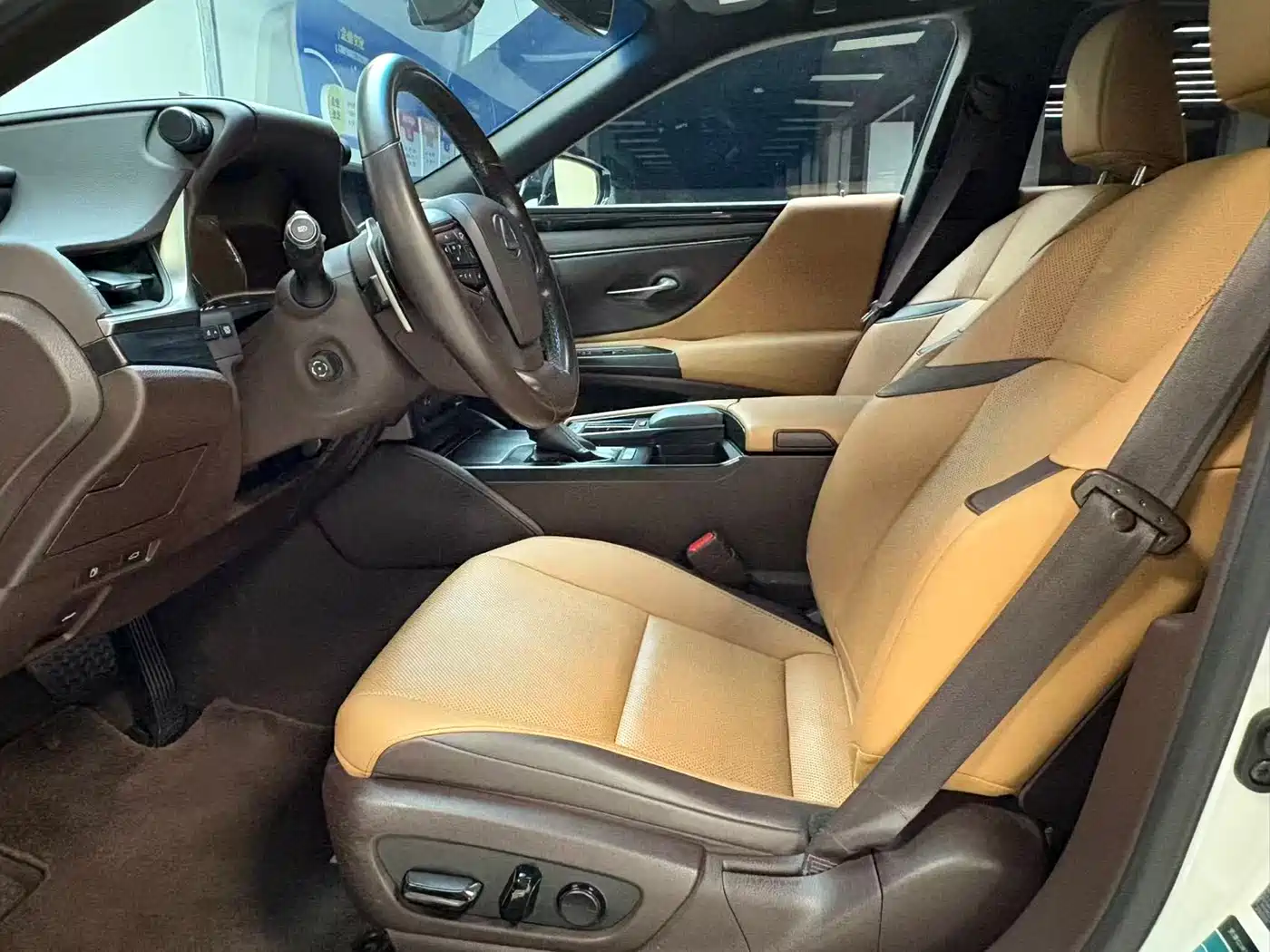 Lexus ES 2020 200 Excellence фото 16