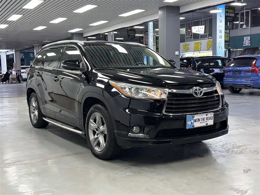 TOYOTA HIGHLANDER