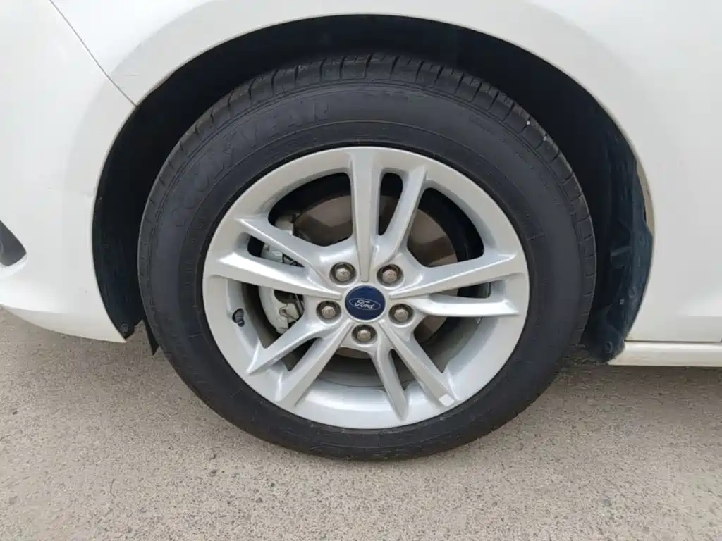 Ford Escort 2021 2019 Facelift 1.5L Auto Comfort Edition China VI
