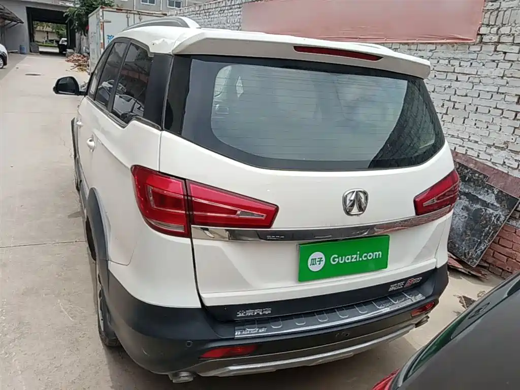 BAIC Weiwang BAW Weiwang M60 2019 2017 1.5T CVT King Edition