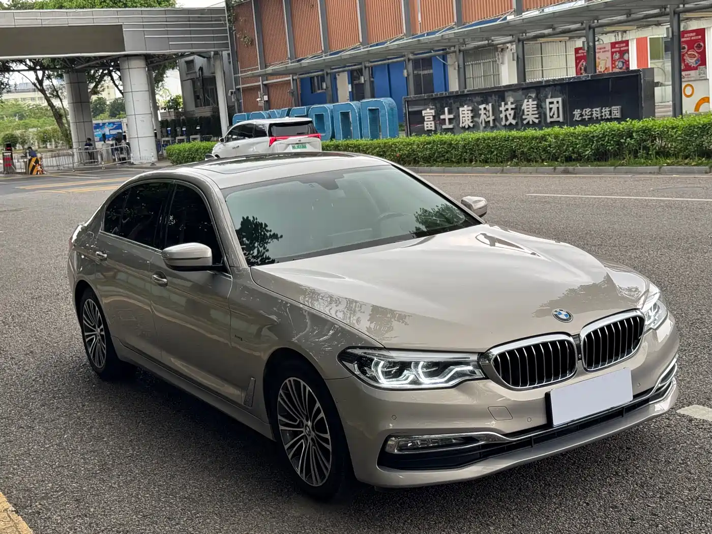 BMW 5 Series 2018 530Li Exclusive Luxury Package фото 4