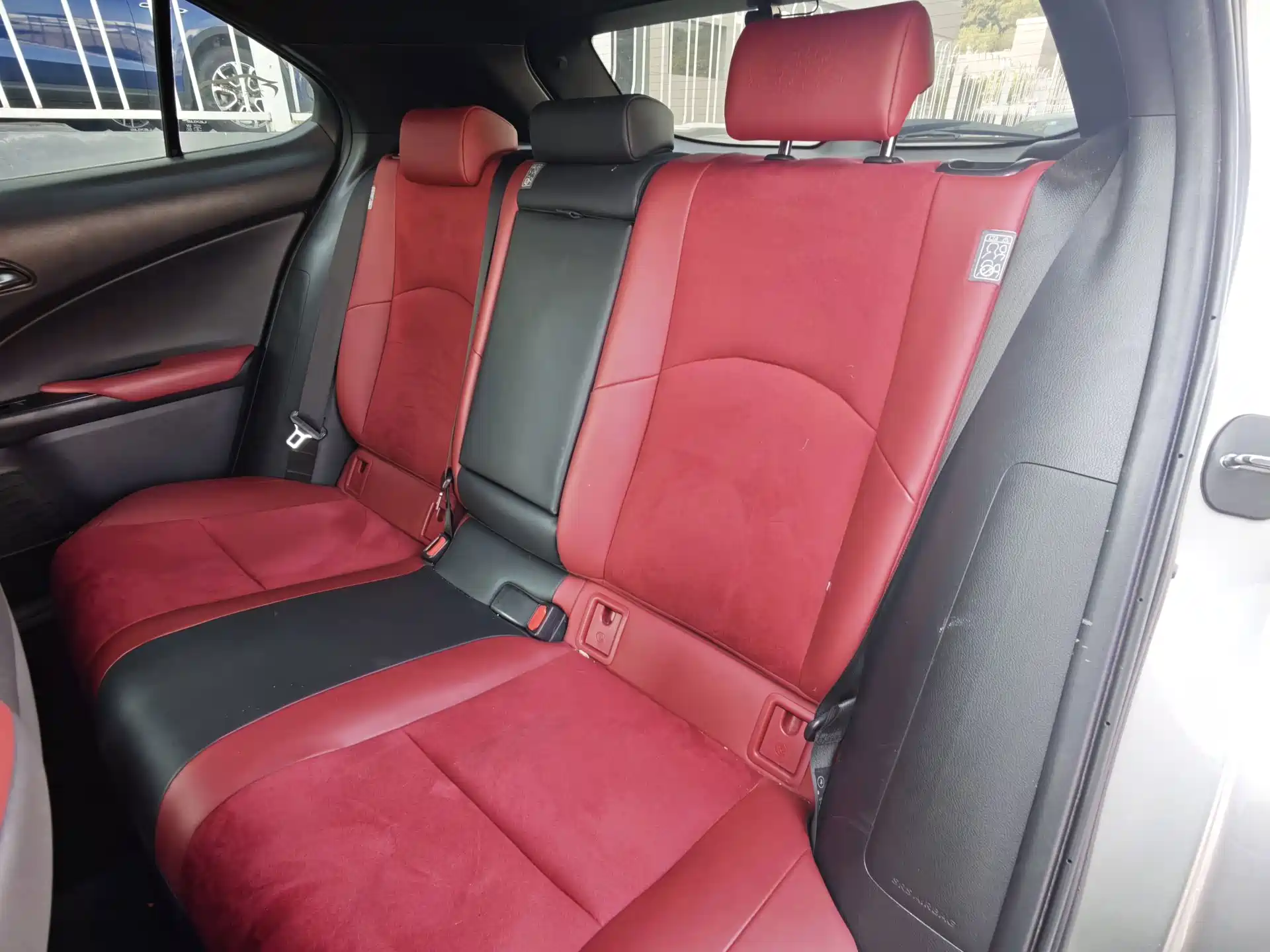 Photo 6 - Lexus UX