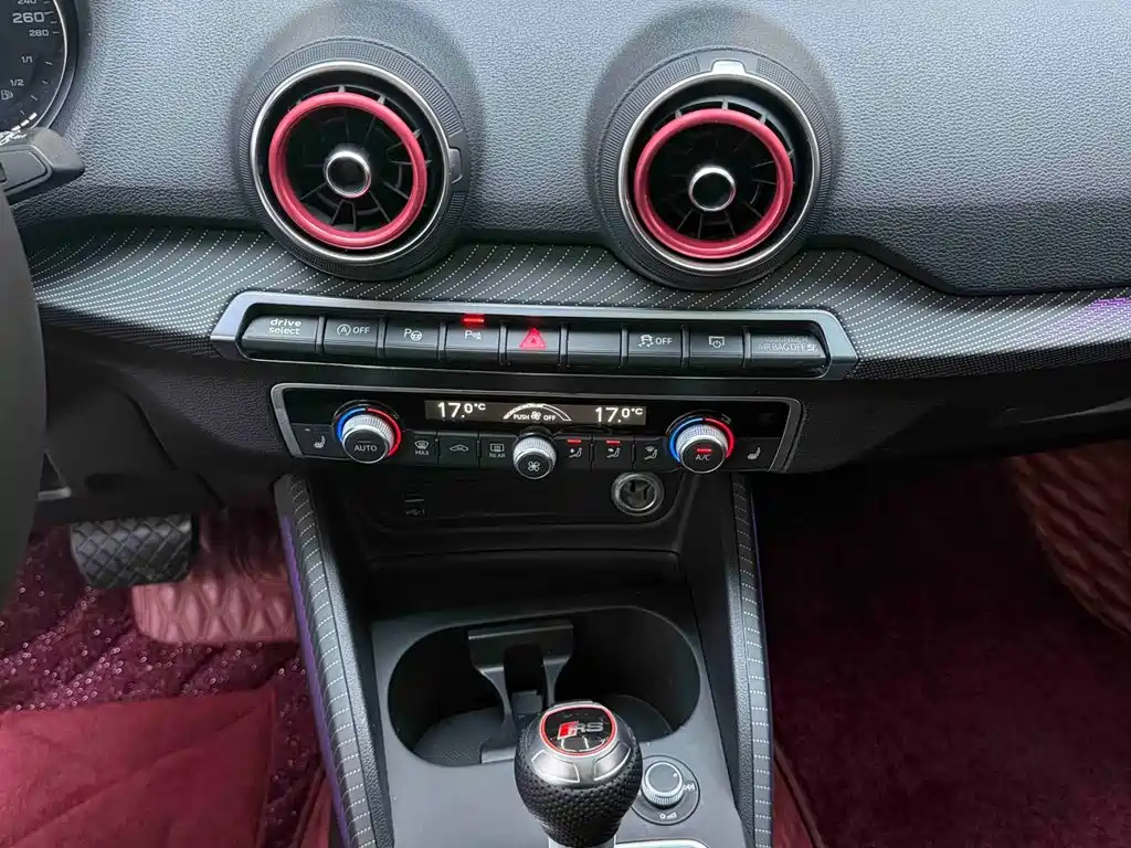 Audi Q2L 2019 2018 35 TFSI Launch Exclusive Edition China VI