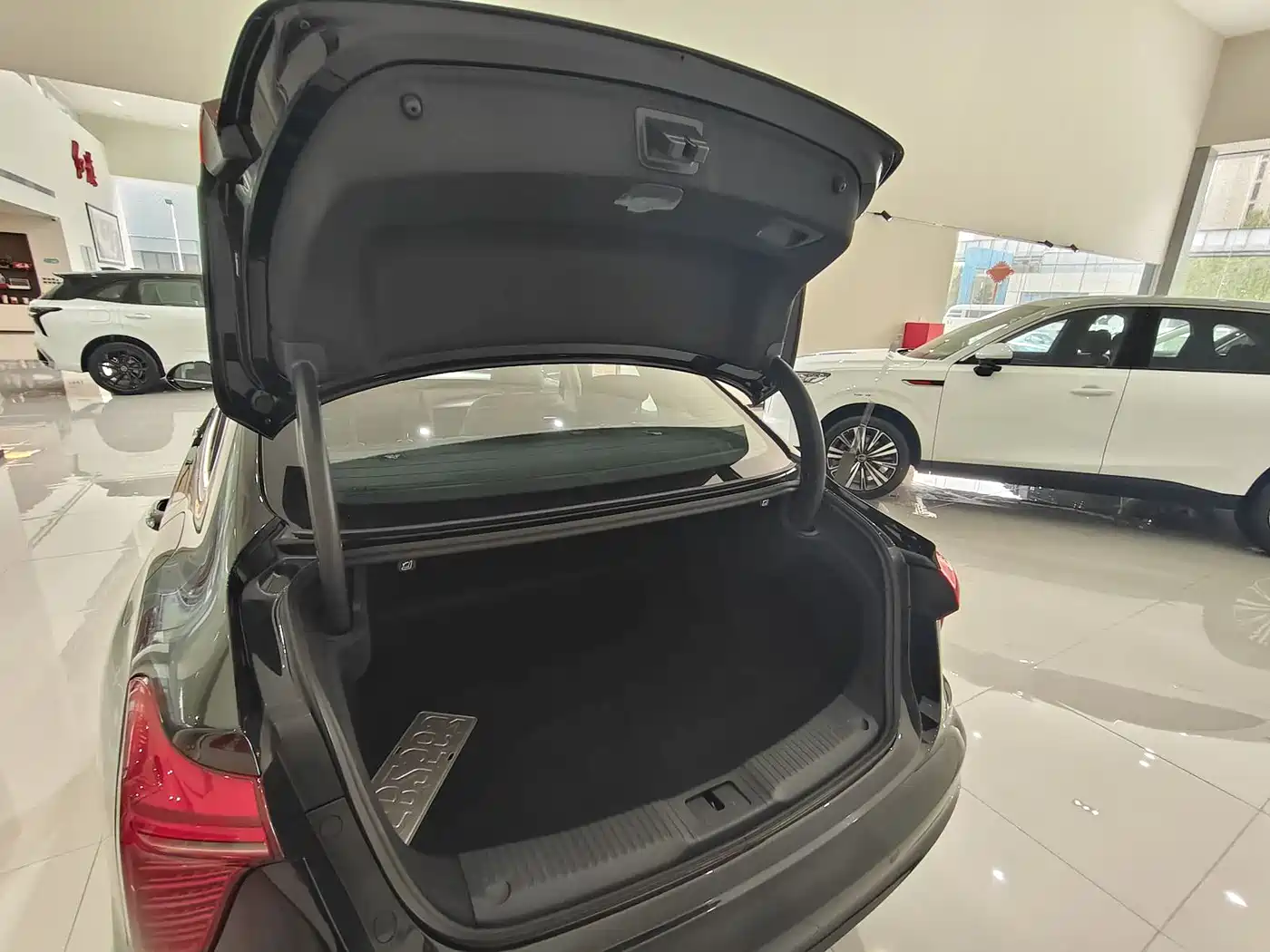 Hongqi H5 PHEV 2025 130 Super Hybrid Edition фото 4