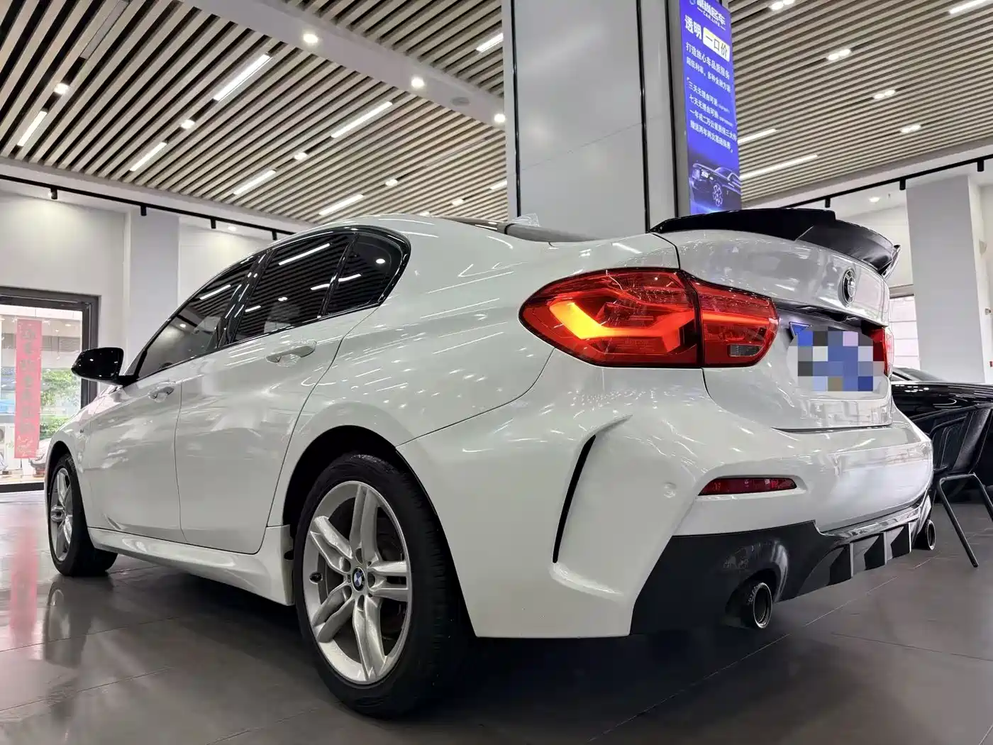 BMW 1 Series 2021 Facelift 120i M Sport Shadow Edition фото 4