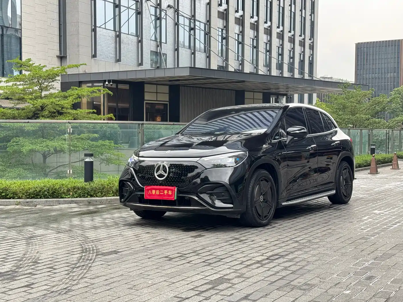 MERCEDES-BENZ EQE SUV